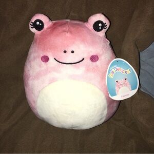 Squishmallows Fanina the Frog Pink and White Plush 8” tall NWT